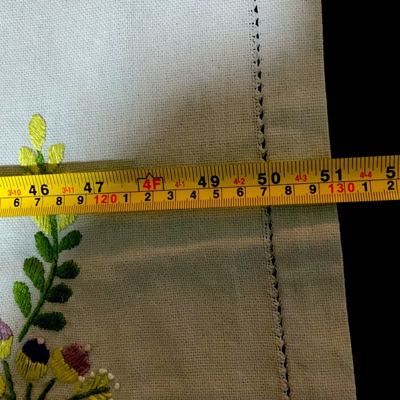 🪻April Cornell-Embroidered Cotton Tablecloth - Picture 6 of 15